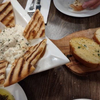 Casa Di Francesca's - Artichoke dip and garlic bread - Italian Near Me - Buffalo, New York