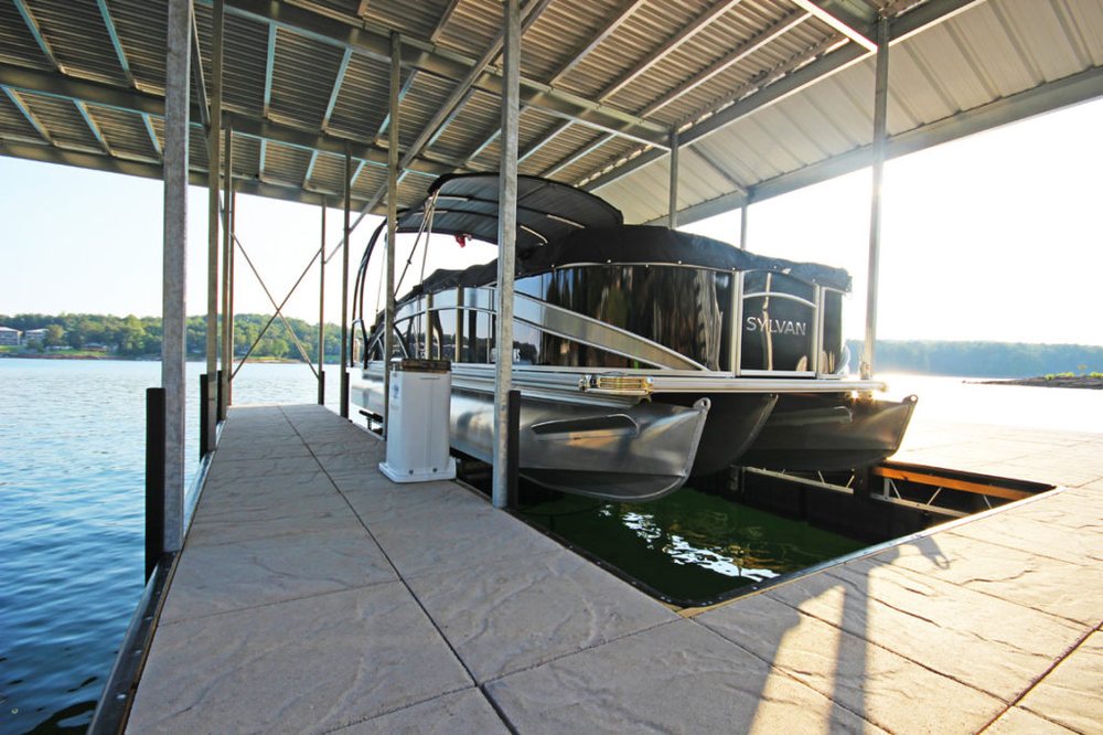 LAKESIDE SIMPLICITY Updated September 2024 55 Photos 29240