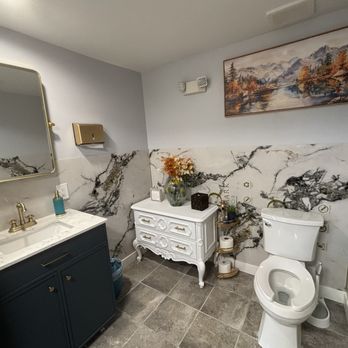 Natural Healing Massage - Bathroom - Massage Near Me - Knoxville, Tennessee Natural Healing Massage - Bathroom - Massage Near Me - Knoxville, Tennessee