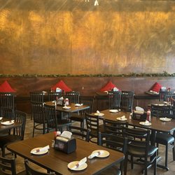 The Juicy Crab Cumming - Dining room