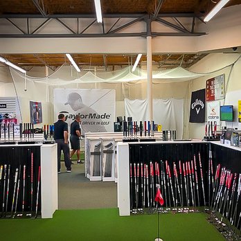 Edwin Watts Golf - Putting Green and Hitting Bays - Golf Equipment Near Me - Fort Worth, Texas
