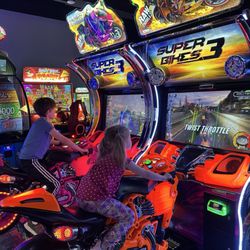 King Pin Lanes - Arcade racing game