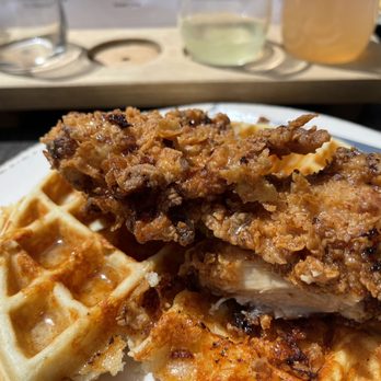 Nolabelle Kitchen + Bar - Chicken and waffles - Burgers Near Me - Mankato, Minnesota