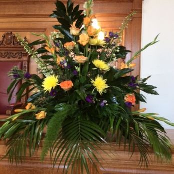 Janet Edwards Florist - Pedestal arrangement - Florists Near Me - Brixton, XGL Janet Edwards Florist - Pedestal arrangement - Florists Near Me - Brixton, XGL