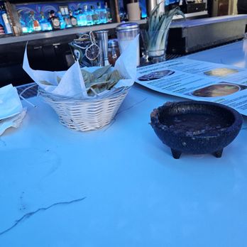 El Baja Bar & Grill - Complimentary chips and salsa - Mexican Near Me - Norwalk, California