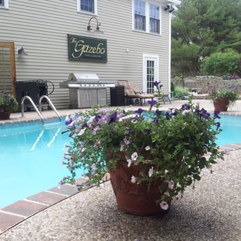 Gazebo Inn Ogunquit - Pool/hot tub - Bed & Breakfast Near Me - Ogunquit, Maine