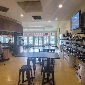 Vineyard 2121 - Wine Tasting Room Near Me - Benton Harbor, Michigan Vineyard 2121 - Wine Tasting Room Near Me - Benton Harbor, Michigan