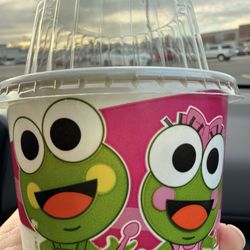 SweetFrog Premium Frozen Yogurt - Logo on cup