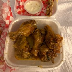 Lamar Red Barn - Garlic parm wings
