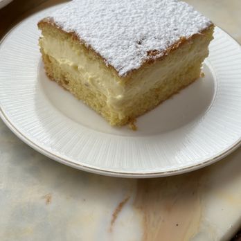 Gilli - Schiacciata Alla Fiorentina Farcita - Cafes Near Me - Florence, FI