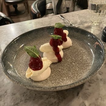 Cadiz - Pavlova - Seafood Near Me - Edinburgh, EDH