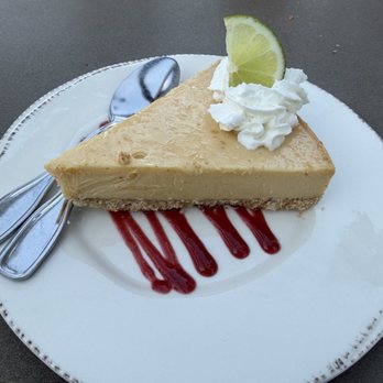 Bluewater Grill - Key lime pie - Seafood Near Me - Avalon, California
