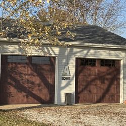 Barnett’s Garage Doors