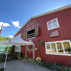 Parmenter's Northville Cider Mill - Entrance.