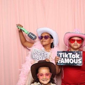 U Fancy Photo Booth - Silly girls - Photo Booth Rentals Near Me
