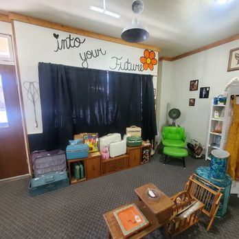 Retro Replay Vintage - Antiques Near Me - Pierce, Idaho Retro Replay Vintage - Antiques Near Me - Pierce, Idaho