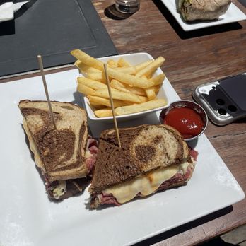 The Kettle Black Kitchen & Pub - Reuben - Gastropubs Near Me - Phoenix, Arizona