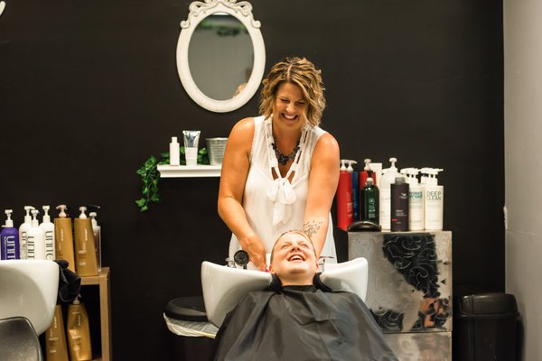 Bombshell Culture Salon And Spa 28 Photos Hair Salons 1561