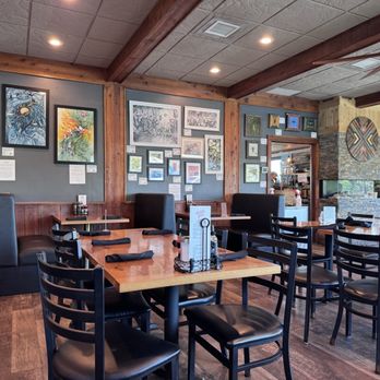 Duluth Grill - Inside - Breakfast & Brunch Near Me - Duluth, Minnesota