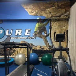 Pure Bouldering Gym - Workout Area
