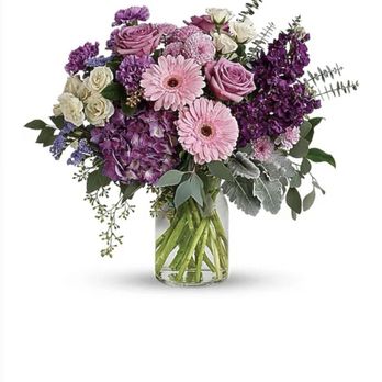 Artistry in Flowers - Online example for comparison. - Florists Near Me - Olympia, Washington Artistry in Flowers - Online example for comparison. - Florists Near Me - Olympia, Washington