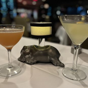 Morton's The Steakhouse - Sidecar & Lemondrop and the famous Morton's Pig!! - Steakhouses Near Me - Rosemont, Illinois Morton's The Steakhouse - Sidecar & Lemondrop and the famous Morton's Pig!! - Steakhouses Near Me - Rosemont, Illinois