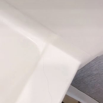The Spinnaker - Hair (pubic) on the edge of the shower. - Hotels Near Me - Ocean City, Maryland