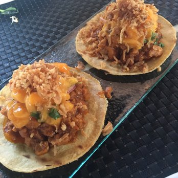 La Cholita - Pork tacos with mango - Tapas Bars Near Me - Barcelona, B