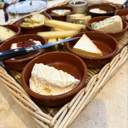 Le Bistrot du Paradou - So much delicious cheese!