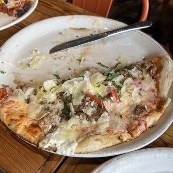 Versante Hearth + Bar - The Motherland - Pizza Near Me - Park City, Utah