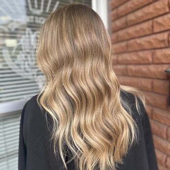 Aves Does Hair - Hair Stylists Near Me - Henderson, Nevada