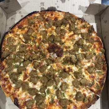 Lynwood Cafe - Pizza Near Me - Randolph, Massachusetts