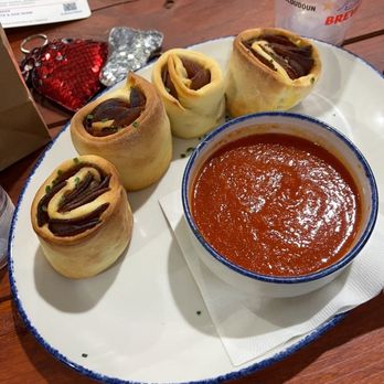 Honor Brewing - Pizza rolls - Trivia Hosts Near Me - Sterling, Virginia
