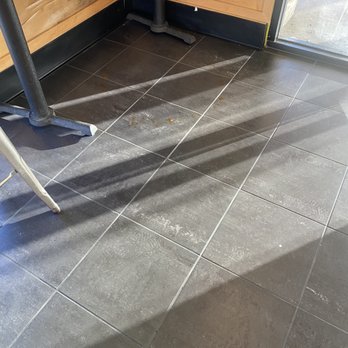 Jamba - Filthy floor and windows - Juice Bars & Smoothies Near Me - Lancaster, California