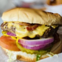 Grumps Burgers - Cheeseburger