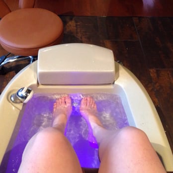 Queen's Nails - Getting a Queen's Deluxe Pedicure! - Nail Salons Near Me - Pantego, Texas Queen's Nails - Getting a Queen's Deluxe Pedicure! - Nail Salons Near Me - Pantego, Texas