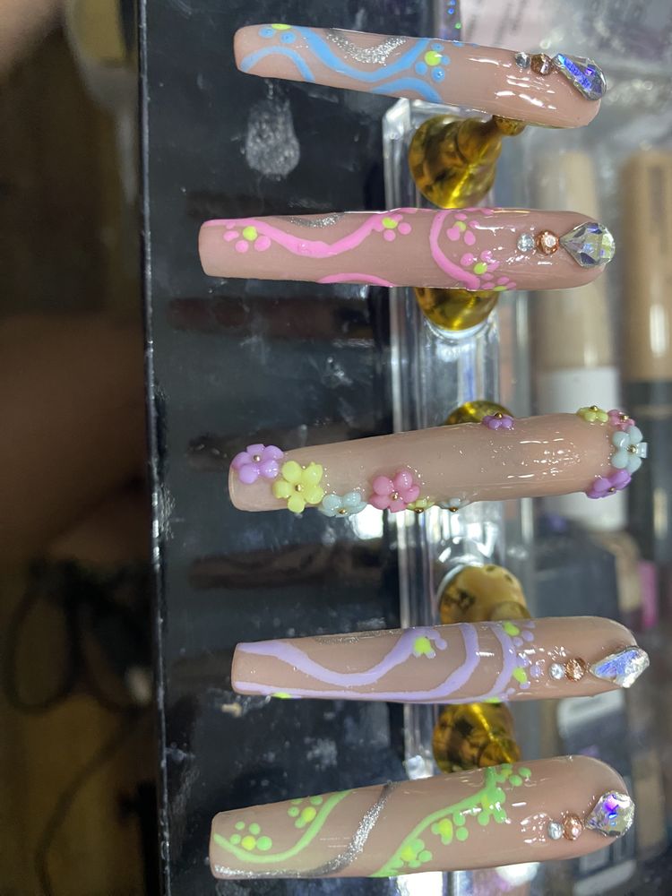 Kilye’s Nails Logo