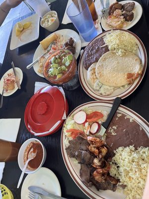 Reina's Restaurant by null