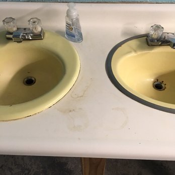Hidden Springs Campgrounds - Another example of dirty bathrooms - Campgrounds Near Me - Clearville, Pennsylvania