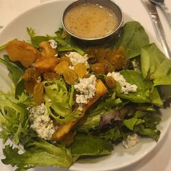 Bronte Bistro - Caramelized Pear & Bleu Cheese Salad