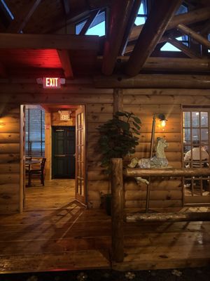 The Ground Round by null