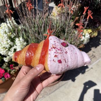 Paris En Rose - Raspberry rose croissant - Cafes Near Me - Del Mar, California Paris En Rose - Raspberry rose croissant - Cafes Near Me - Del Mar, California