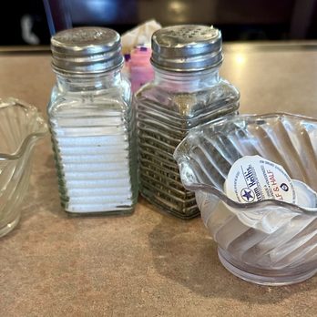 Russell's Marina Grill - Condiments - Breakfast & Brunch Near Me - New Orleans, Louisiana Russell's Marina Grill - Condiments - Breakfast & Brunch Near Me - New Orleans, Louisiana