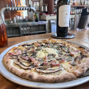 Rigo - The best! Bismarck pizza - Spanish Near Me - Honolulu, Hawaii