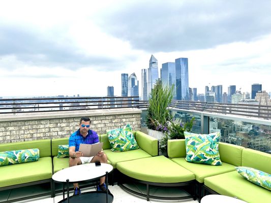 Somewhere Nowhere NYC - Lounge, Nightclub & Rooftop Pool by null