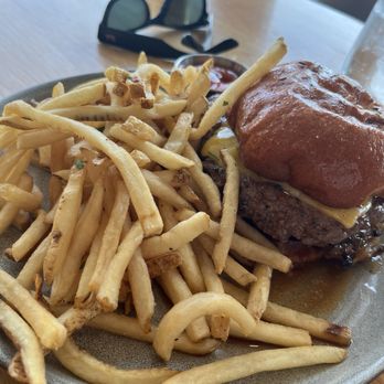 Limewood Bar & Restaurant - New American Near Me - Berkeley, California