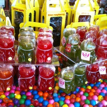 IT'SUGAR - Giant gummy bears - Candy Stores Near Me - Emeryville, California