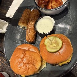 Walk-On's Sports Bistreaux - Town Madison - Starting Lineup Sampler my friends ordered