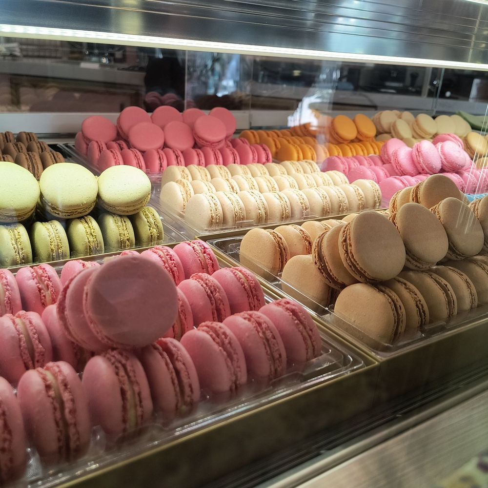 Ladurée - Patisserie/Cake Shop Near Me - Miami, Florida