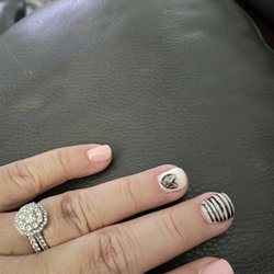 Deluxe Nails Spa - This is what I wanted verses what I got
